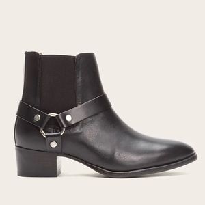 TRENDING! Frye Dara Harness Chelsea Boot • 7.5 • black